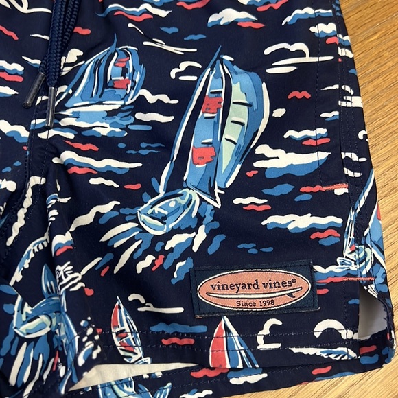 Vineyard Vines Chappy Swim - Picture 2 of 4